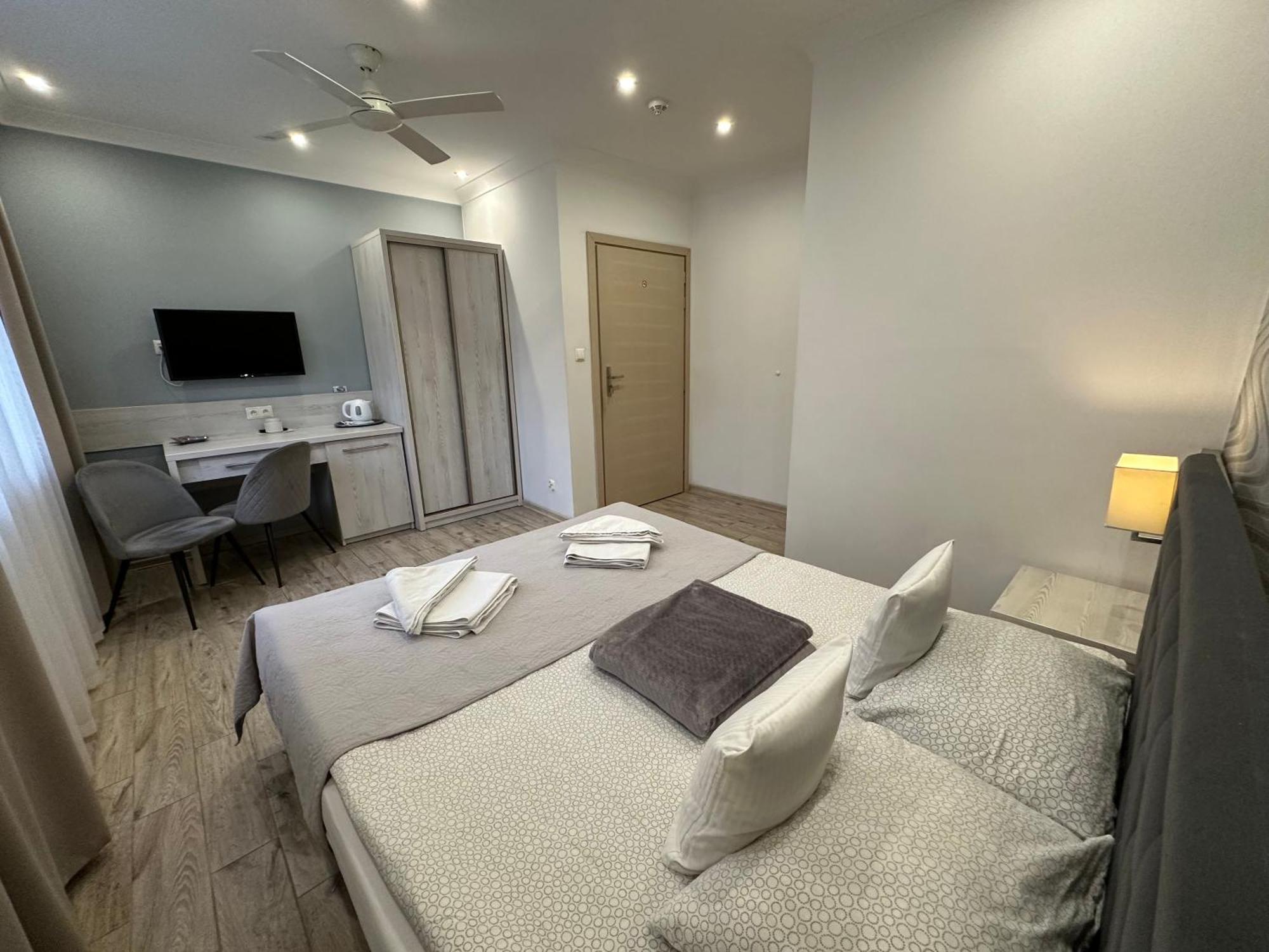 Maximus Hotel อุสตกา ภายนอก รูปภาพ